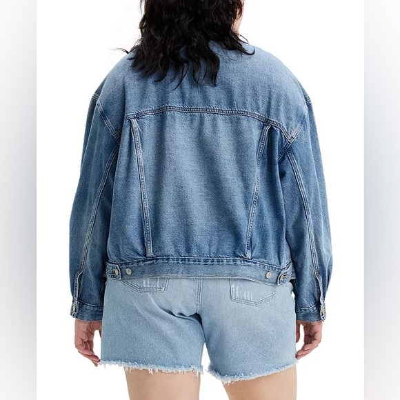 Levi's Original Trucker Denim Jacket in Medium Blue Jean Wash | Women’s Plus 2X - Picture 14 of 15